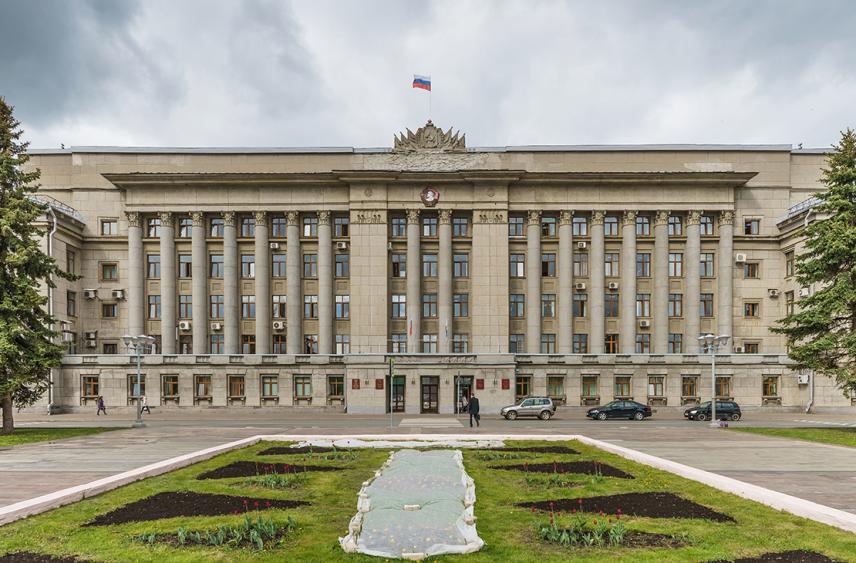 Мужчина поджег себя в Кирове у здания правительства