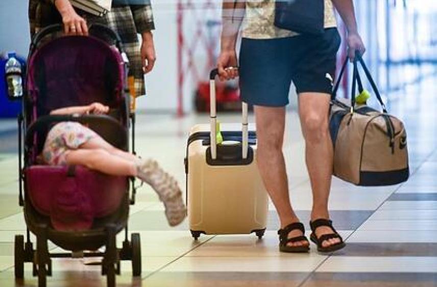 Греция снова приостановит выдачу виз россиянам