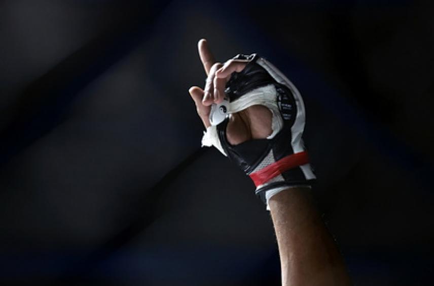 12-летняя девушка-боец MMA победила соперницу вдвое старше себя