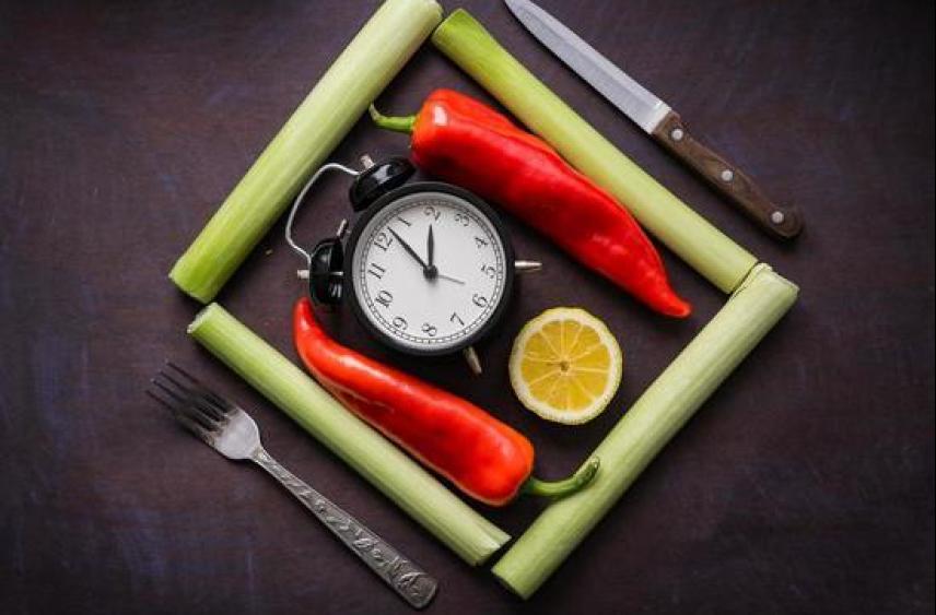 Исследование показало, что интервальное голодание восстанавливает нервы