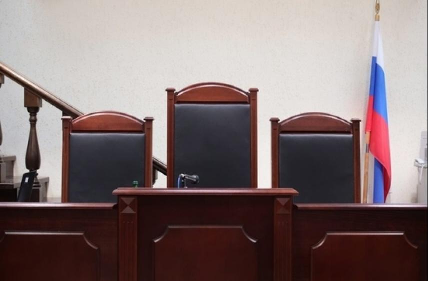 Пскович на манипуляторе обокрал владельца «Мерседеса»