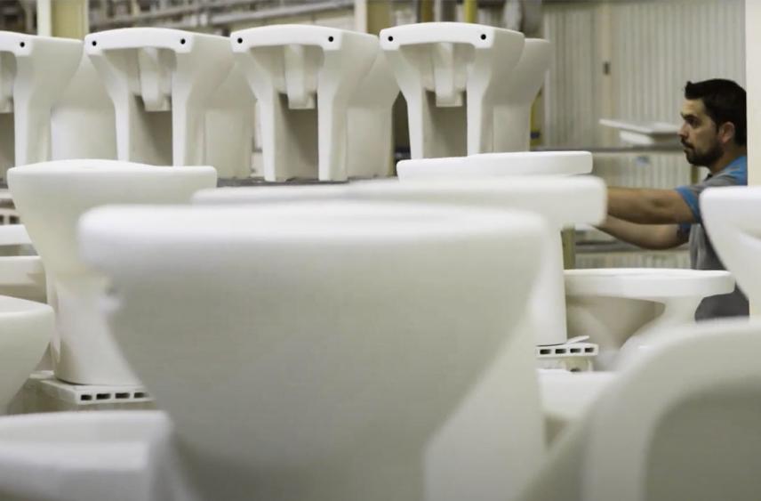 Производитель сантехники Roca передаст бизнес в России менеджерам