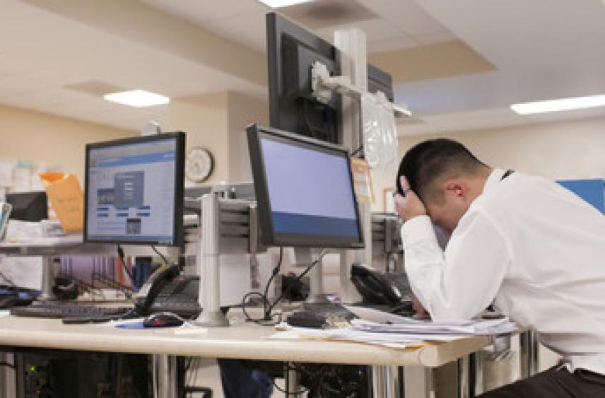 Опрос: четверть россиян работают без выходных