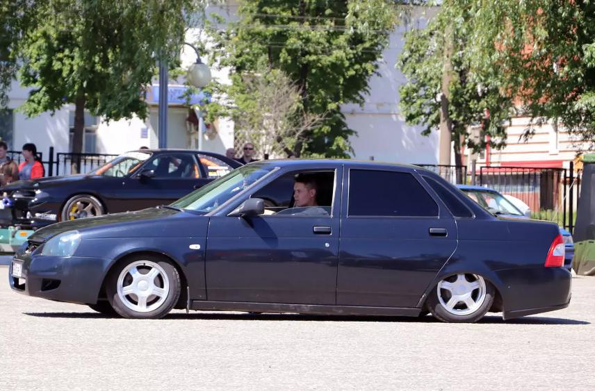 В России подорожает тюнинг: Путин подписал закон