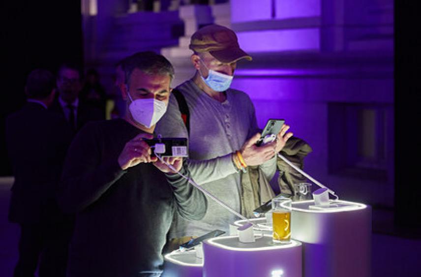 Названа самая продаваемая марка смартфонов в России