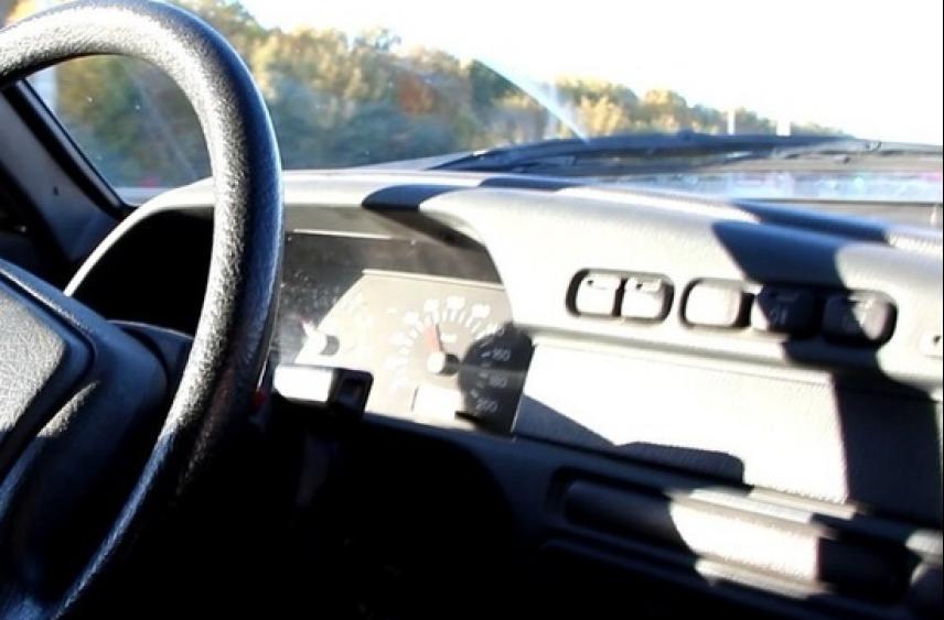 Житель Москвы из мести разбил доской чужую иномарку в Тамбове