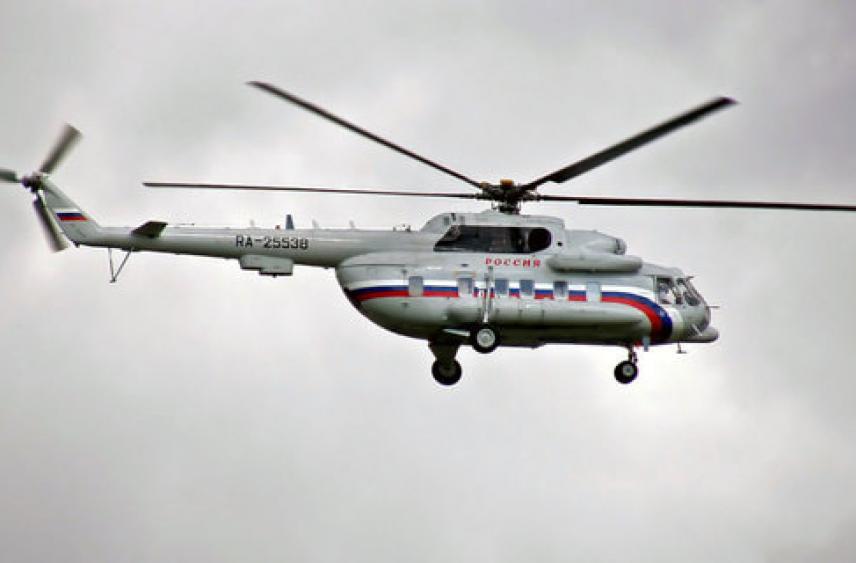 Вертолет Ми-8 совершил жесткую посадку в ходе тушения пожара в Якутии