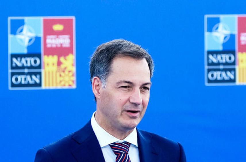 В НАТО призвали Зеленского решать конфликт на Украине «только на поле боя»