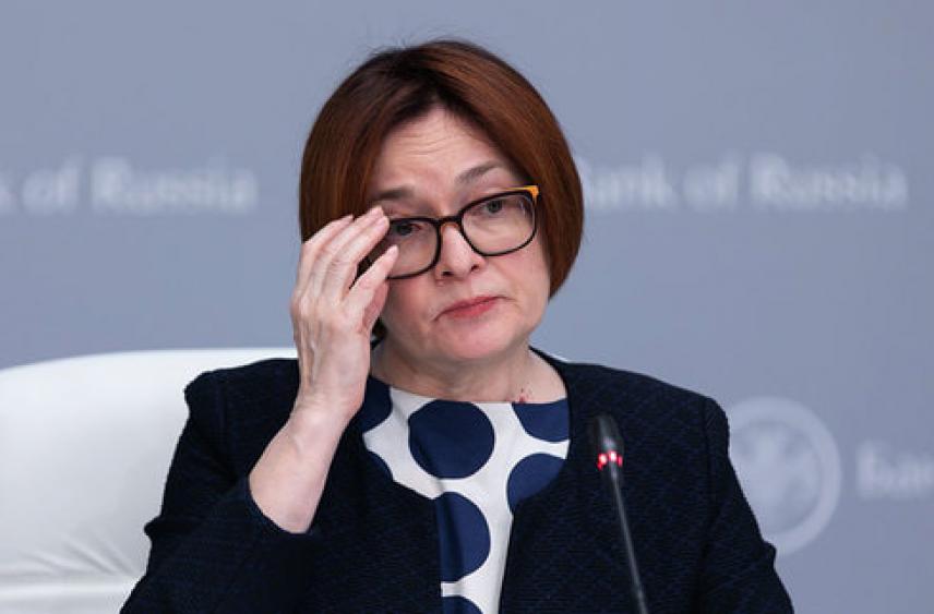 ЦБ: попытки искусственно вернуть курс на старый уровень приведут к девальвации