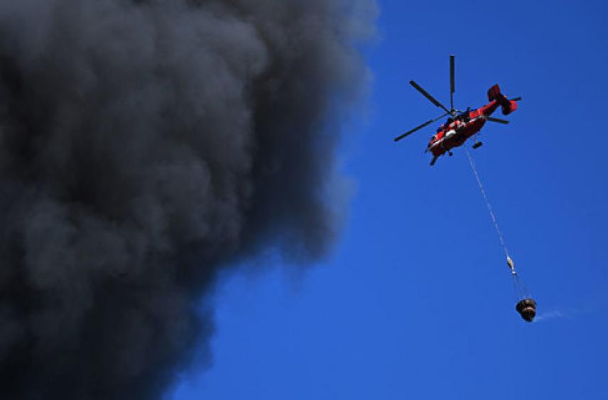 На Каширском шоссе в Москве загорелись два ангара