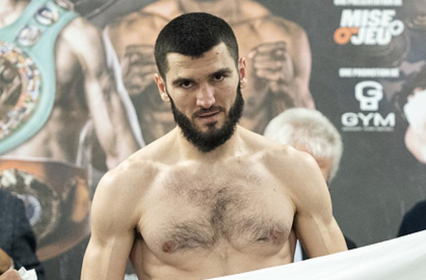 Бетербиев рассказал о подаренных ему автомобилях