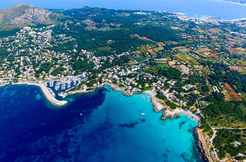 Двое мужчин изнасиловали 17-летнюю туристку на популярном курорте