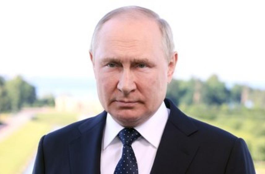 Путин не согласился с мнениями о необходимости отмены международного права