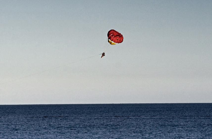 Упавшего с парашюта туриста в Геленджике ввели в кому