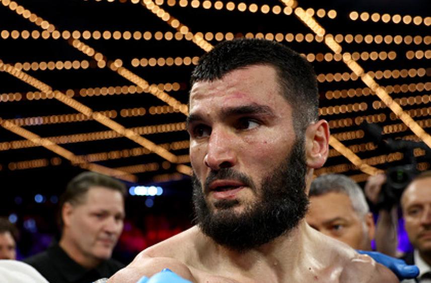 Вышедший на бой под флагом Канады Бетербиев рассказал об отсутствии выбора