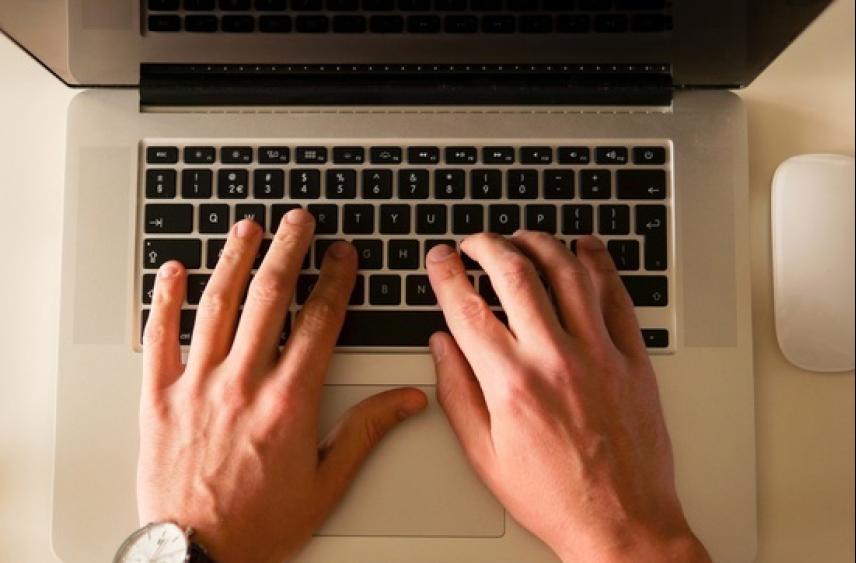 Двоих жителей Сахалина оштрафовали за публикацию криминальной символики в соцсетях