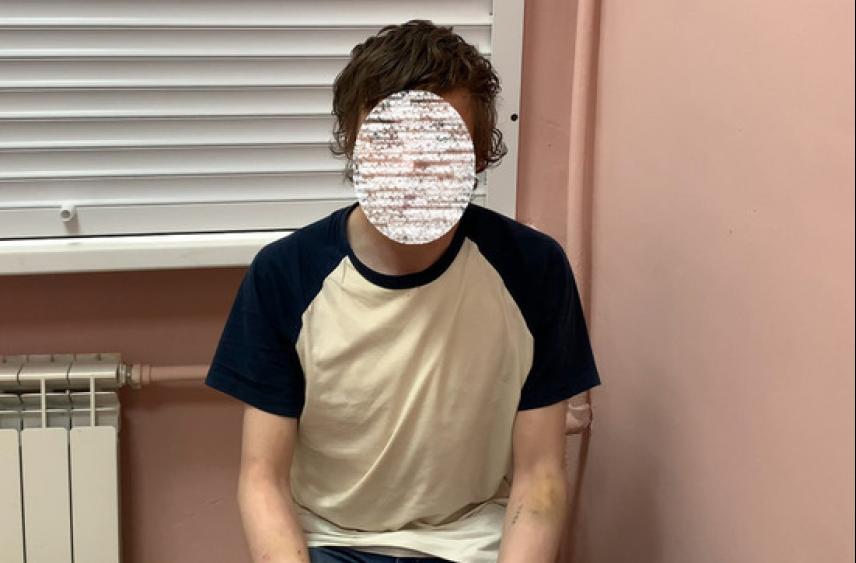 В Ивановской области бездомный молодой человек пытался вынести из магазина водку с колбасой... в носках