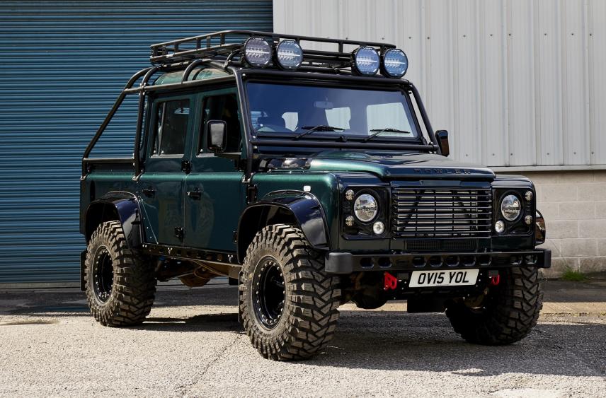 Создатель гоночных внедорожников построил «экстремальный» Land Rover Defender