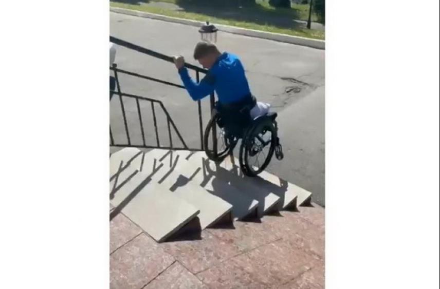 Прокуратура обязала гостиницу Чебоксар привести в порядок пандус