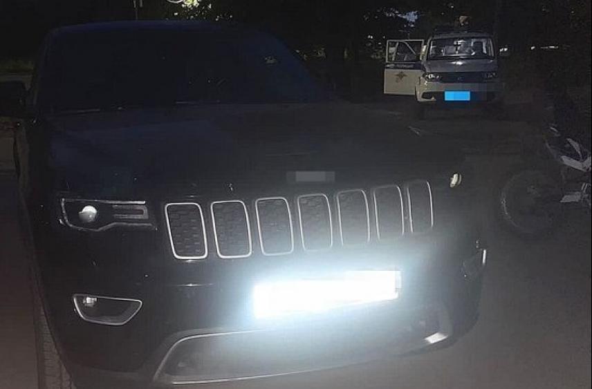 Водитель внедорожника открыл стрельбу по шумному мотоциклисту в Волхове