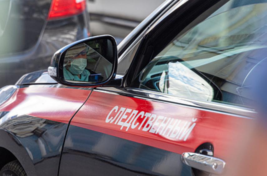 Россиянка с двумя детьми выпала из окна 16-го этажа