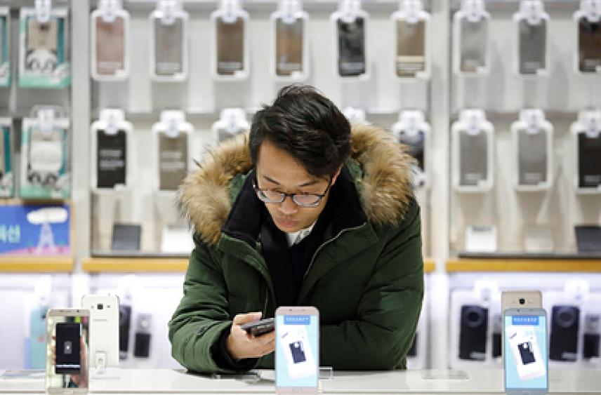 Поставки смартфонов сократились