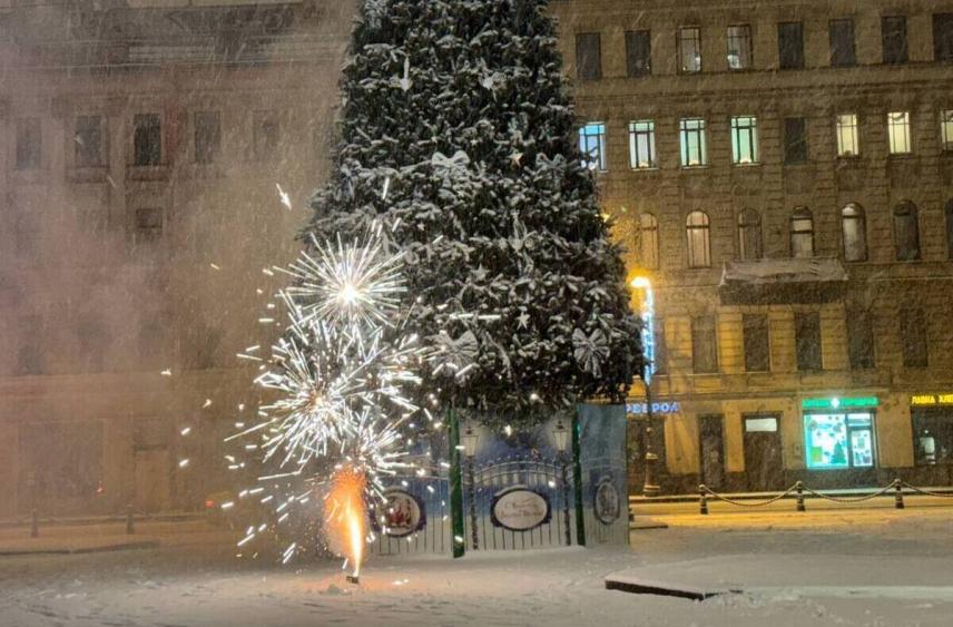Петербург стал лидером по расходам на новогоднее оформление и мероприятия
