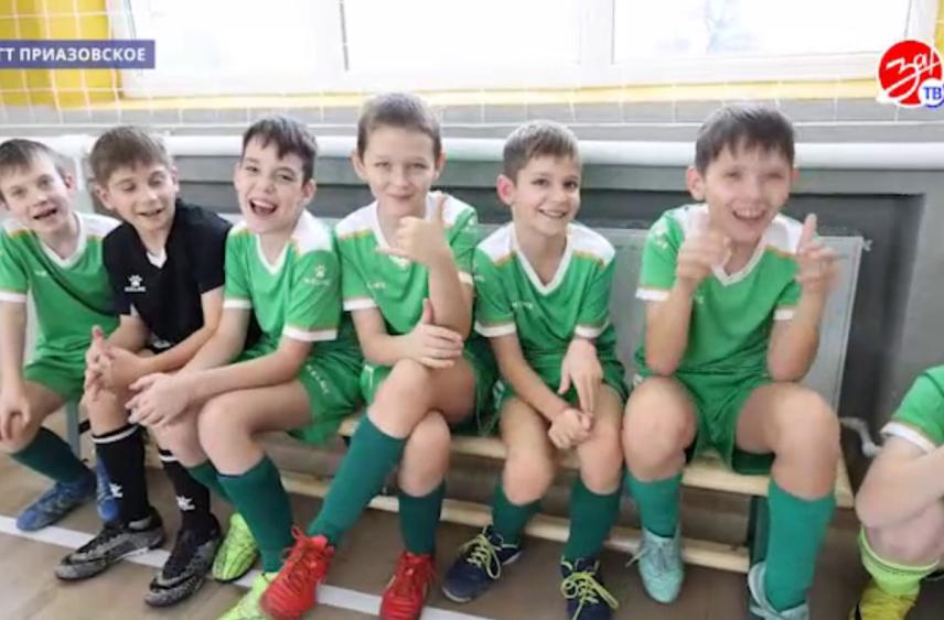 В школе №9 поселка Приазовское после капитального ремонта открыли обновленный спортивный зал