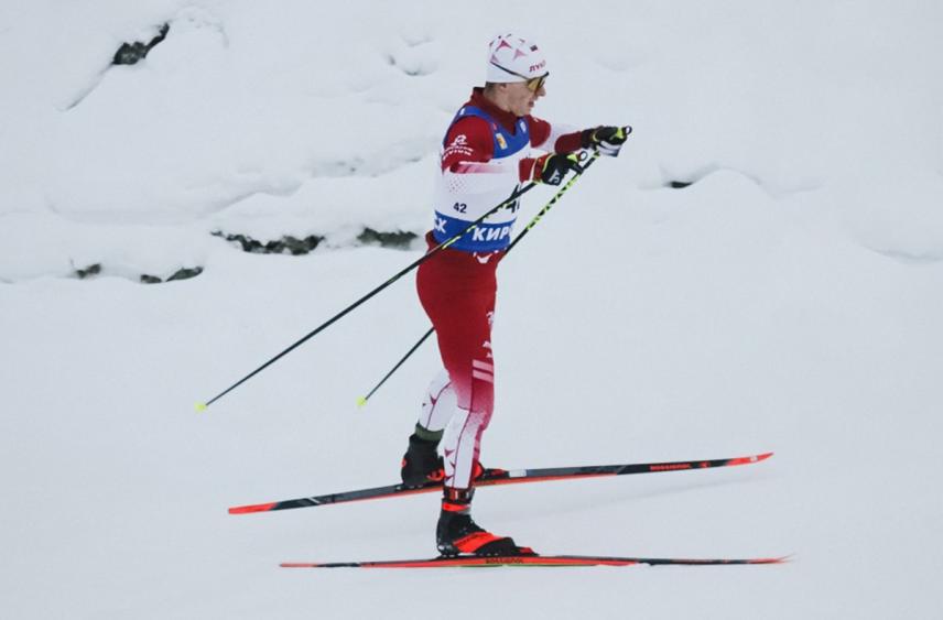 «Скрипач» Коростелев начал сезон с победы, а Большунов не вошел в топ-10: «Всё будет хорошо»