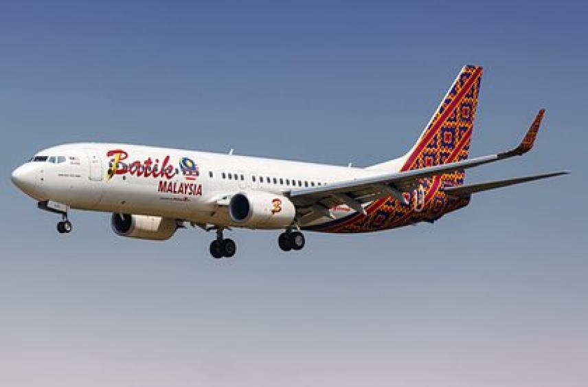 У летевшего на Бали самолета с выпускниками школ отказал двигатель