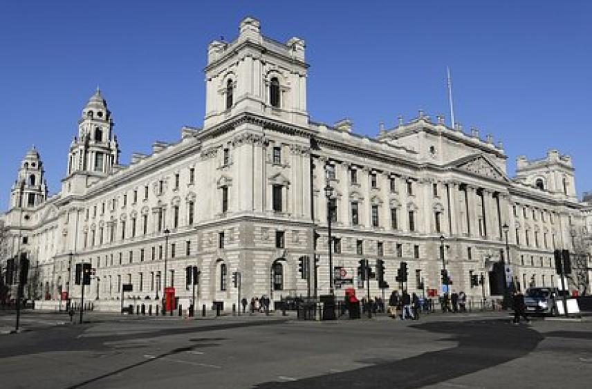 Великобритания временно исключила из-под санкций зарубежные активы «Лукойла»