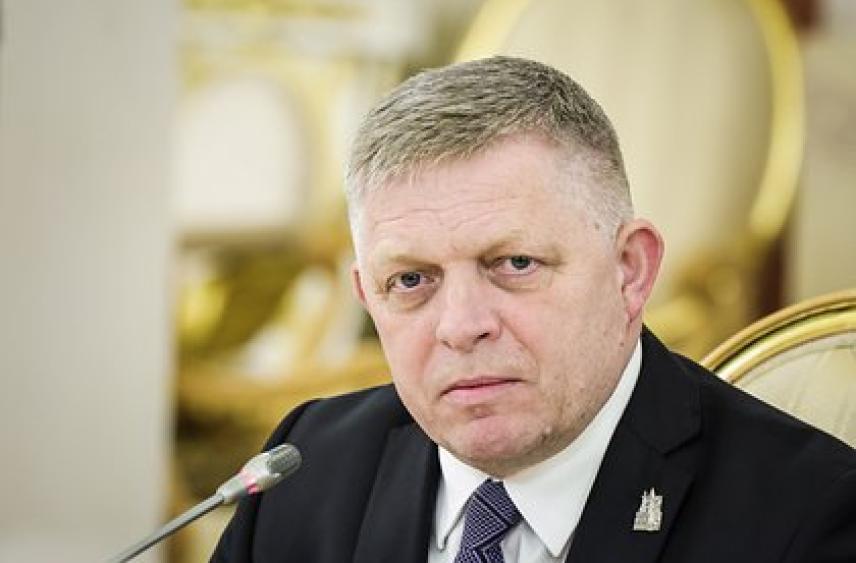 Фицо призвал Евросоюз отказаться от помощи Украине и объяснил это проигрышем Киева