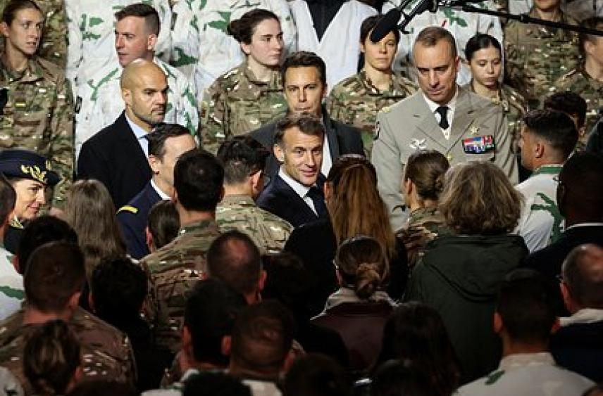 В России отреагировали на введение добровольной военной службы во Франции