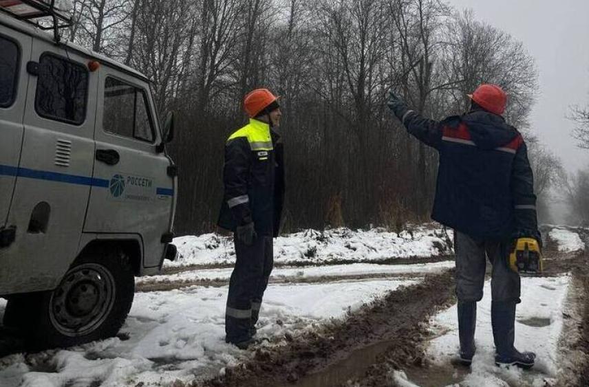Энергетики завершают восстановление электроснабжения жителей Смоленской области после мощного снегопада