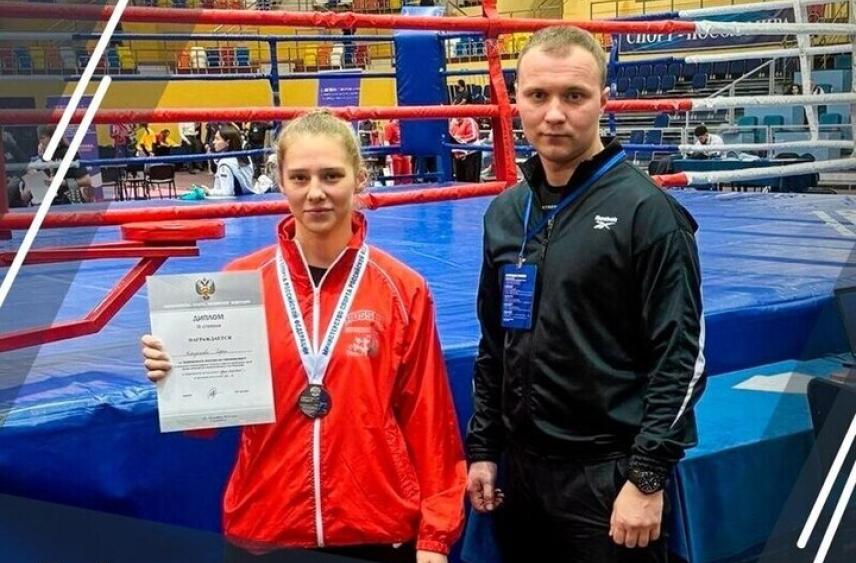 Кировчанка привезла «серебро» с Чемпионата России по кикбоксингу