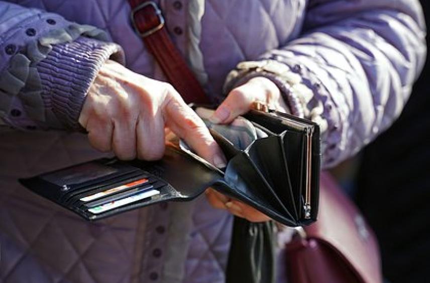 Россиянам спрогнозировали увеличение свободных денег на картах