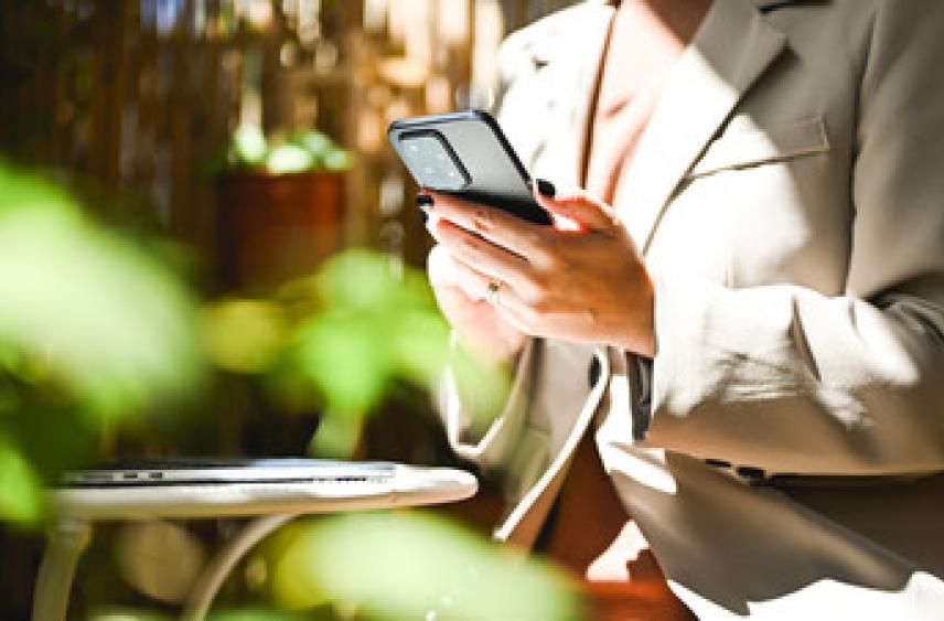 Дочь губернатора Мурманской области стала жертвой телефонных мошенников