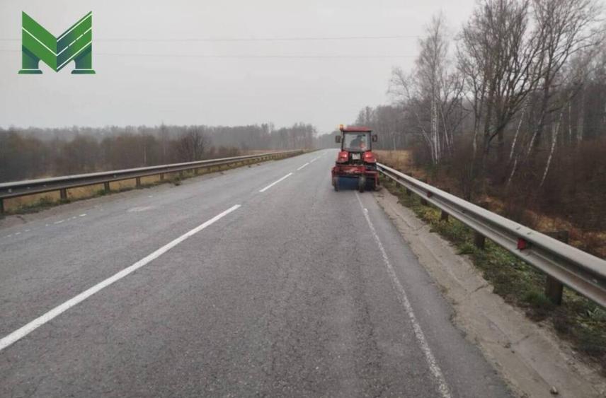 Непогода не стала помехой дорожным работам в Калужской области