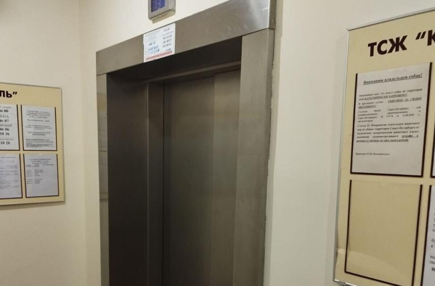 Мурманчанам приходится жить без лифта из-за нерадивого подрядчика