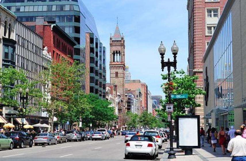 Россиянка побывала в США и описала страну фразой «в Америке трава зеленее»