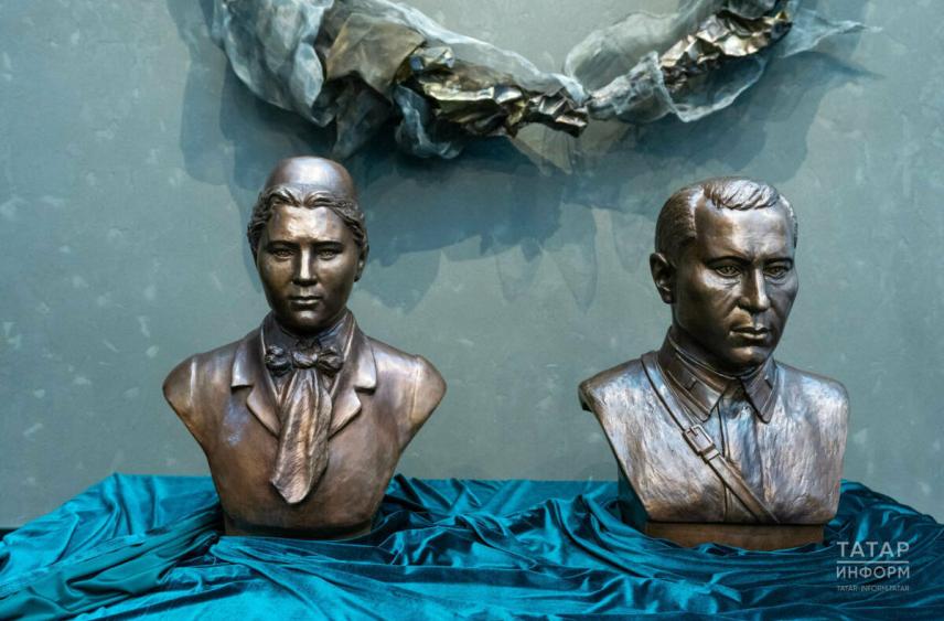 Бюсты великих Тукая и Джалиля передали Омской и Оренбургской областям