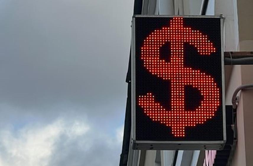 ЦБ изменил курс доллара в России