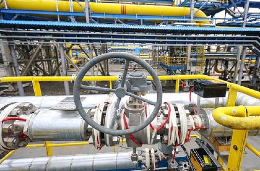 Выручка главного должника России заметно просела