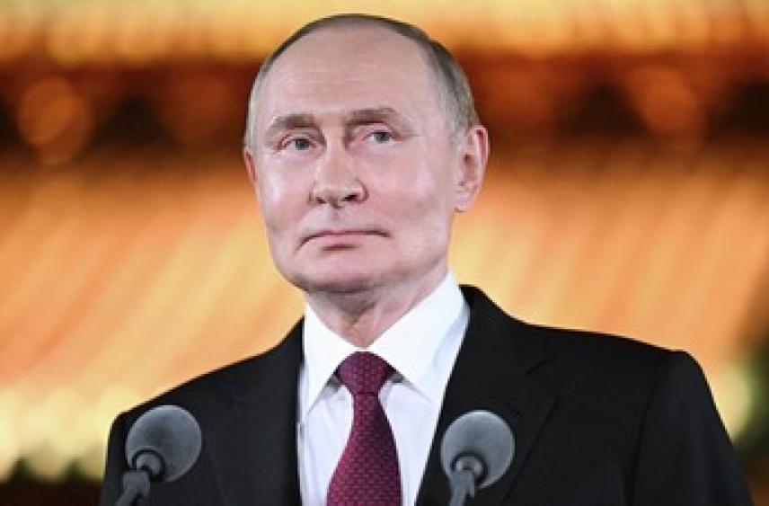 ФОМ: работу Путина положительно оценивают 77% россиян