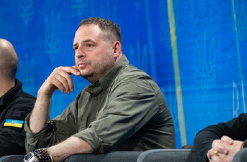 FT: обыски у Ермака связаны с расследованием коррупции в энергосекторе Украины