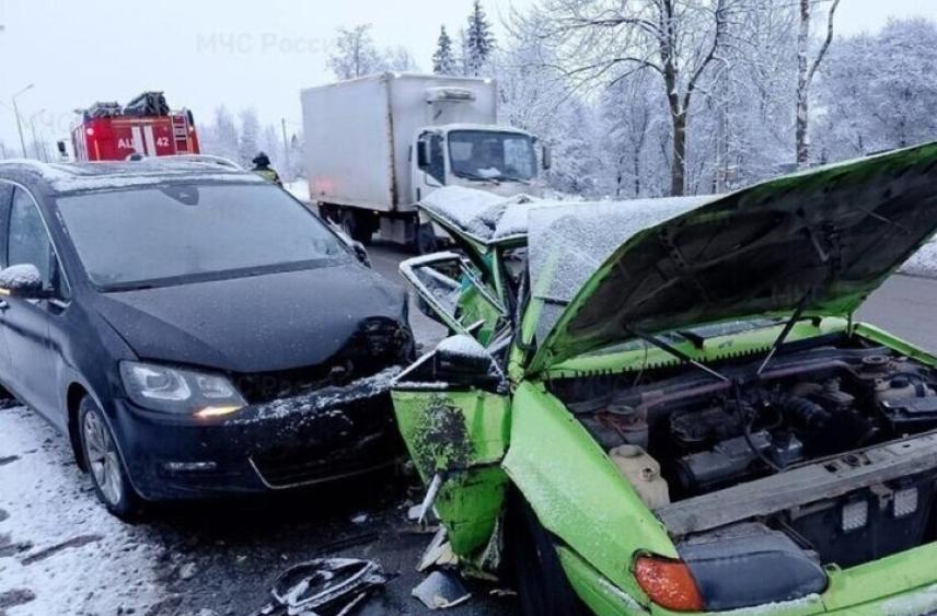 Пожарные-спасатели ликвидировали 16 происшествий за сутки: спасено 6 человек