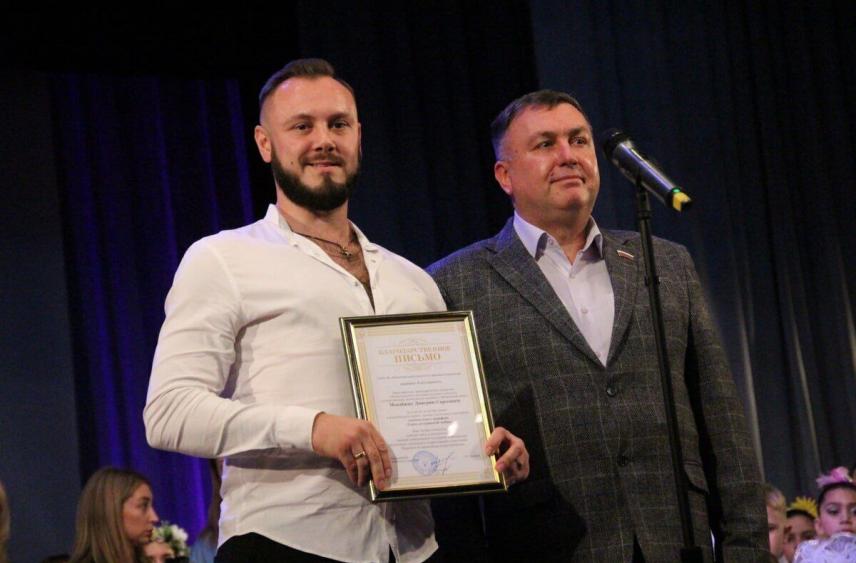 Запорожье ярко отметило День матери на марафоне «Танец материнской любви»