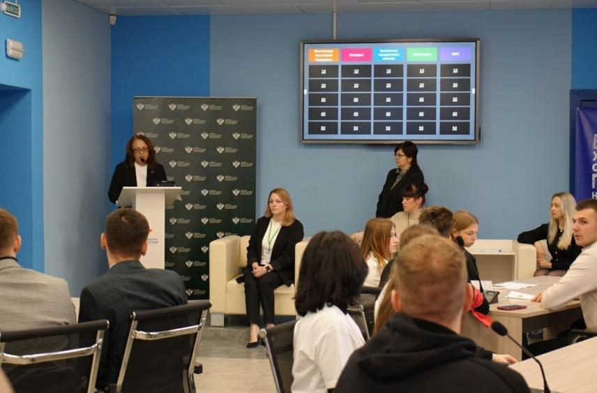 Брянские полицейские провели для студентов межвузовскую игру «Знатоки права»