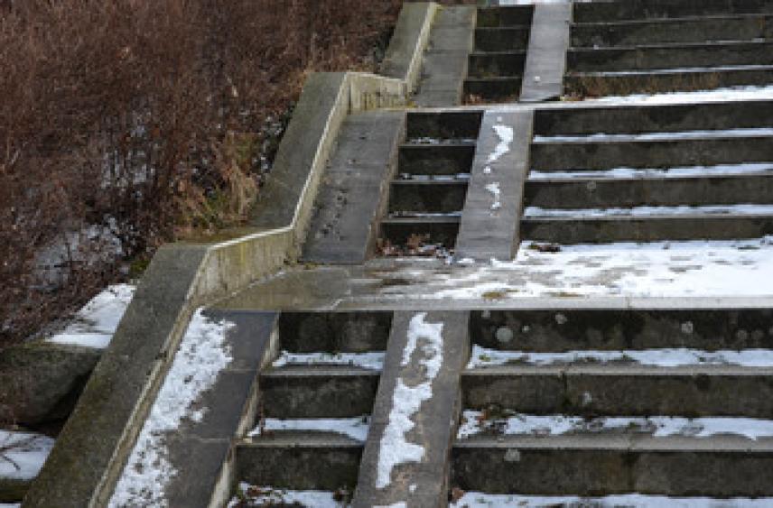В ГД объяснили, можно ли установить пандус в доме для родителей с колясками