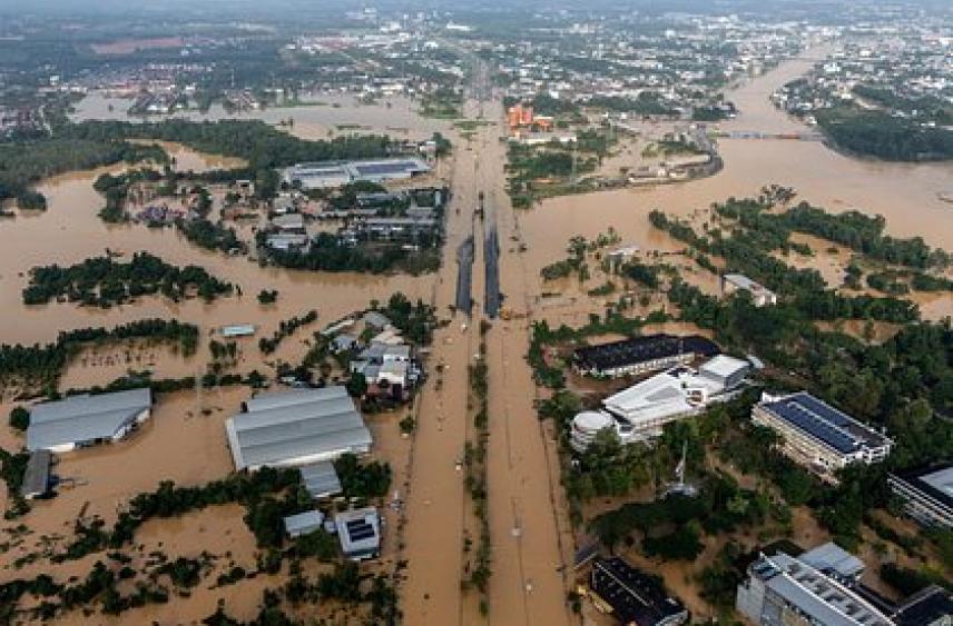 Раскрыта судьба застрявшего в затопленном отеле Таиланда россиянина